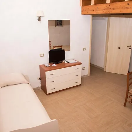 La Lanterna Di Bachi Guest house